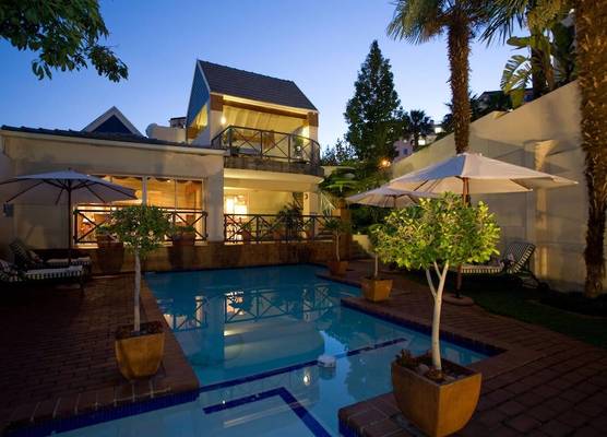 Courtyard Hotel Sandton 1