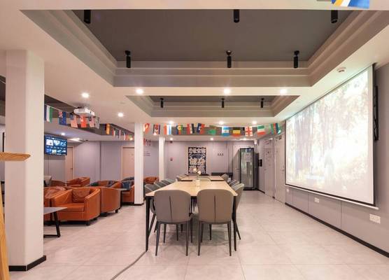 Dayin International Youth Hostel - People's Square & Old Town 1