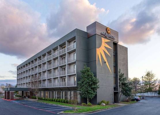 La Quinta by Wyndham Kingsport Tri Cities Airport 1