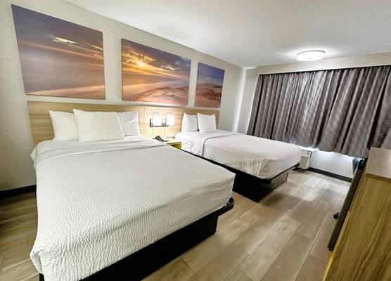 Days Inn by Wyndham Holland 1