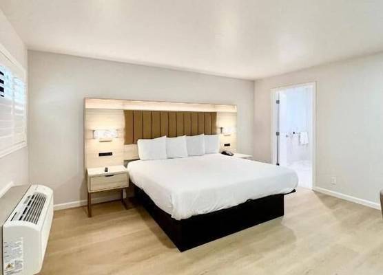Nob Hill Motor Inn -Newly Updated Rooms! 1