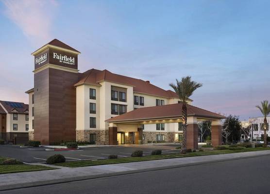 Fairfield by Marriott Inn & Suites Fresno River Park 1