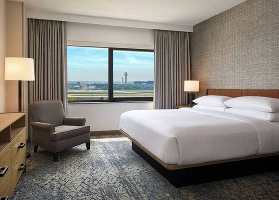 Sheraton Suites Chicago O'Hare 1