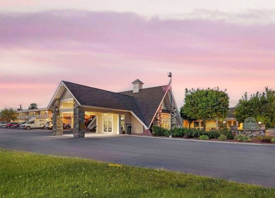 Best Western Plus Plattsburgh 1