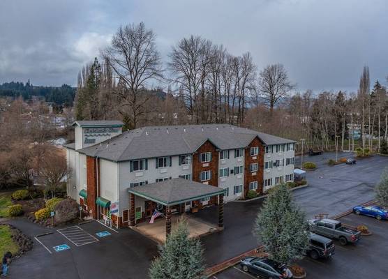 Clatskanie River Inn 1