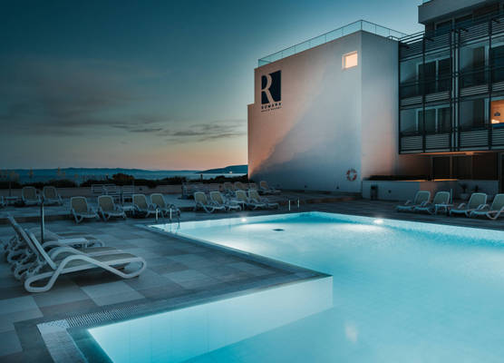 Romana Beach Apartments 1