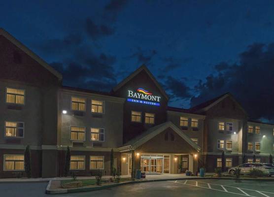 Baymont by Wyndham Albuquerque Airport 1