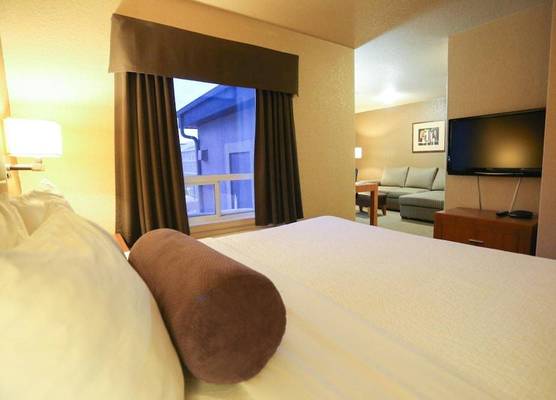 Prairie Crest Calgary Airport by IHG 1