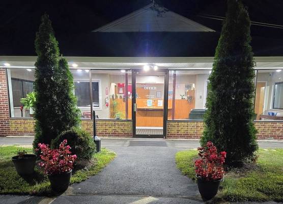 Nashoba Valley Inn & Suites 1