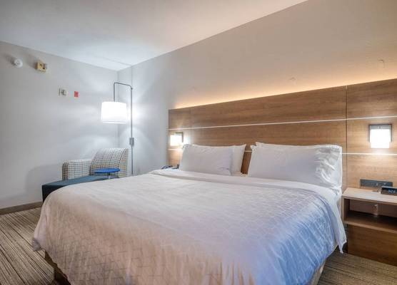 Holiday Inn Express & Suites GREENVILLE by IHG 1