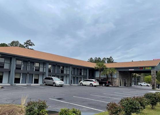 Baymont by Wyndham Ridgeland I-95 1