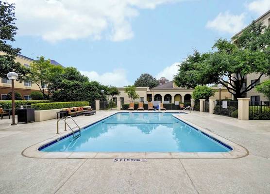 Fairfield Inn & Suites Dallas Medical/Market Center 1