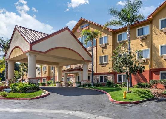 Comfort Suites Near Six Flags Magic Mountain 1