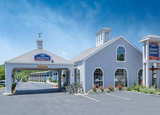 Howard Johnson by Wyndham Mystic 1