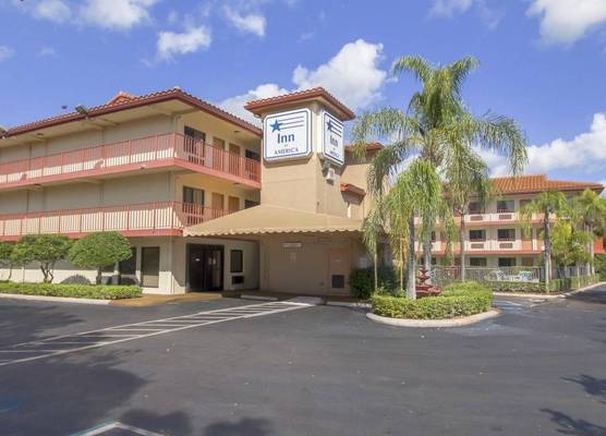 Inn of America - Palm Beach Gardens 1