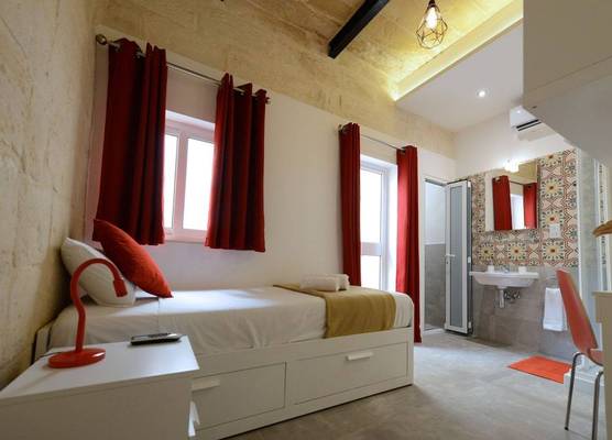 Lovely House Private Rooms by Vallettastay 1