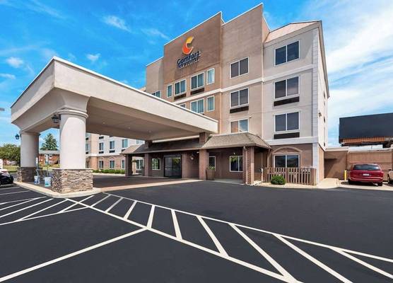 Comfort Inn & Suites Heath - Newark South 1