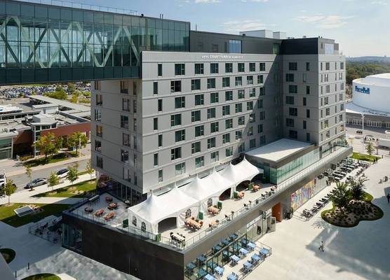 Courtyard by Marriott Montreal Laval 1