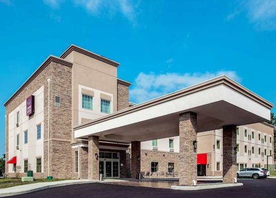 Comfort Suites Fishkill near Interstate 84 1