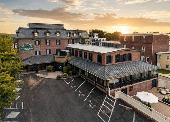 Waynebrook Inn 1