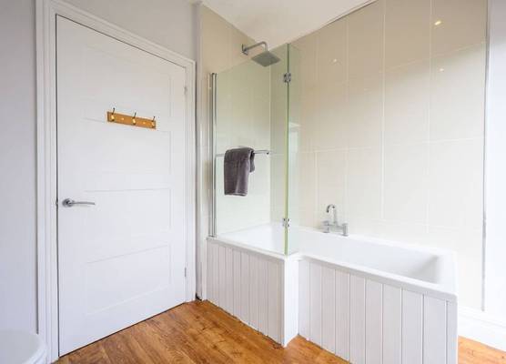 Stunning sea views - Barry's Retreat by Tŷ SA 1