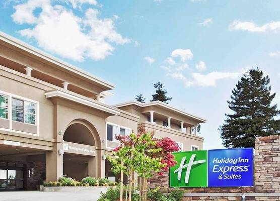 Holiday Inn Express & Suites SANTA CRUZ by IHG 1
