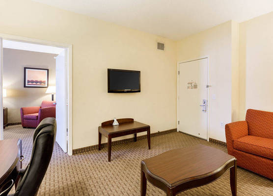 Baymont by Wyndham Houston North 1