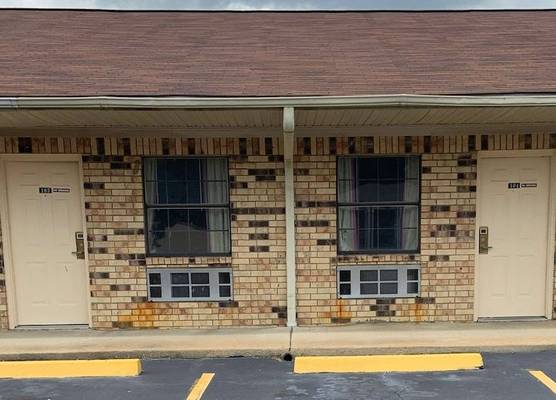 Luxury Inn Forrest City 1