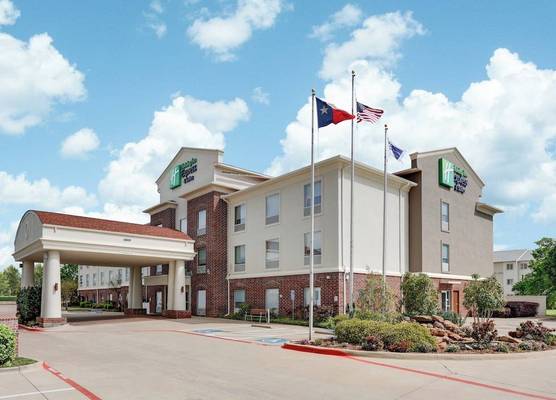 Holiday Inn Express & Suites CLEBURNE by IHG 1