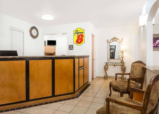Super 8 by Wyndham Cloverdale Wine Country 1