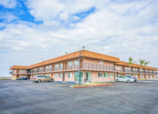 Economy Inn Buttonwillow Bakersfield I-5 1