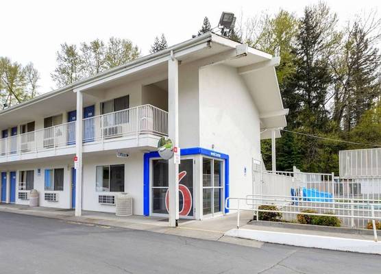 Motel 6-Kelso, WA - Mt. St. Helens 1