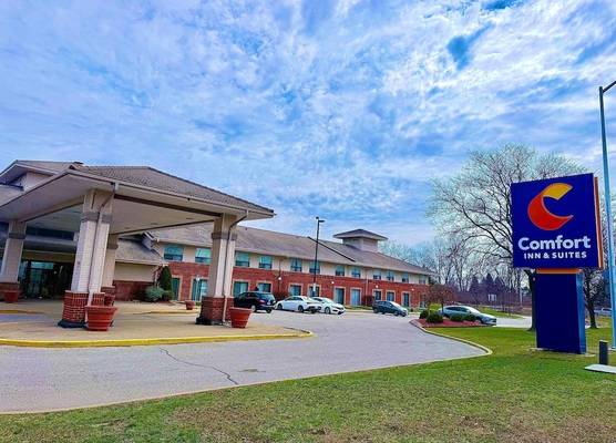 Comfort Inn & Suites Ambassador Bridge 1