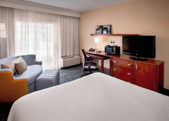 Courtyard By Marriott Hartford Windsor Airport 1