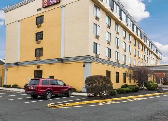 Clarion Hotel Somerset - New Brunswick 1