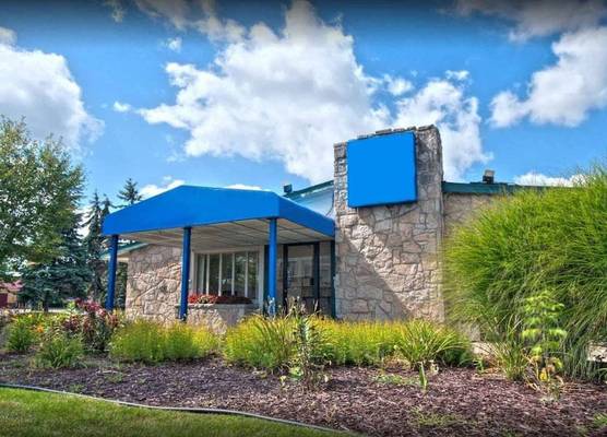 Travelodge by Wyndham Lansing 1