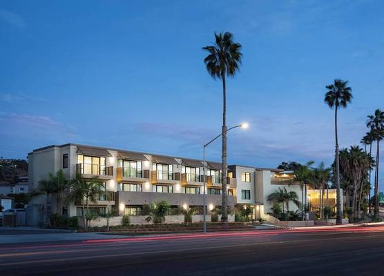 Holiday Inn Express & Suites LA JOLLA – WINDANSEA BEACH by IHG 1