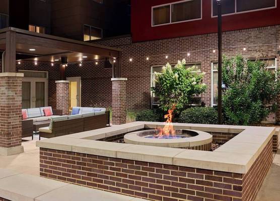 Fairfield Inn & Suites by Marriott Charlotte Airport 1