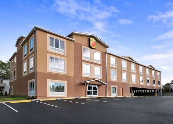 Super 8 by Wyndham Hershey Chocolate Avenue 1