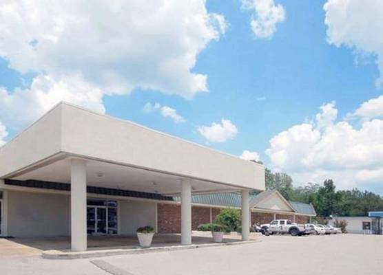 Econo Lodge Corinth 1