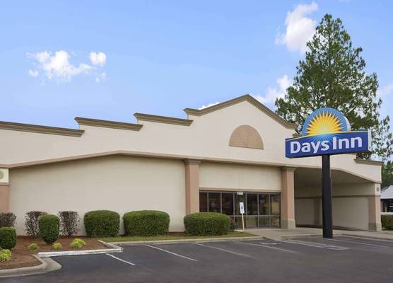 Days Inn by Wyndham Fayetteville-South/I-95 Exit 49 1