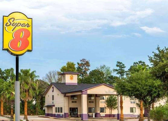Super 8 by Wyndham Cleveland TX 1