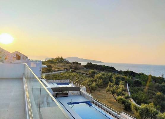 Oinolithos Luxury Villas 1
