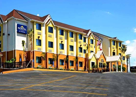 Microtel Inn & Suites by Wyndham New Braunfels I-35 1