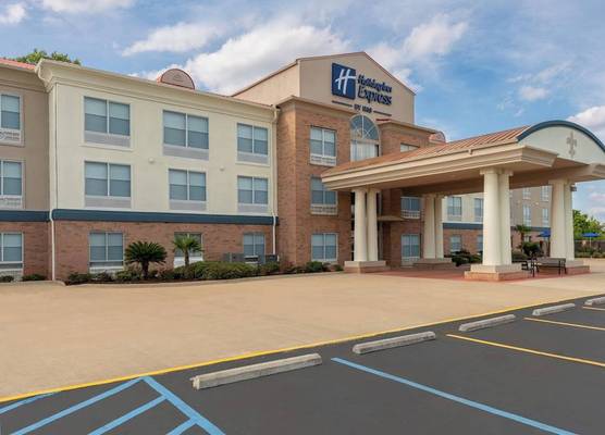 Holiday Inn Express & Suites Alexandria by IHG 1