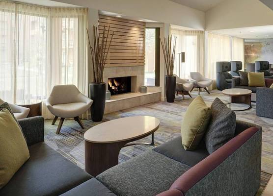 Courtyard by Marriott Indianapolis Airport 1