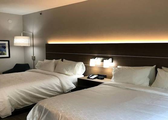 Holiday Inn Express & Suites ARLINGTON NORTH – STADIUM AREA by IHG 1