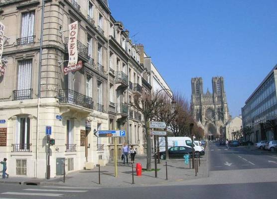 Hôtel De La Cathédrale 1