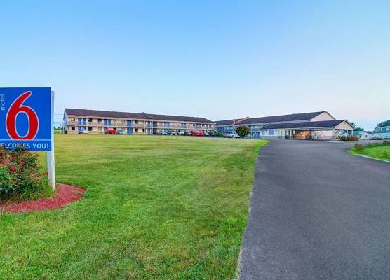 Motel 6 Charles Town, WV 1