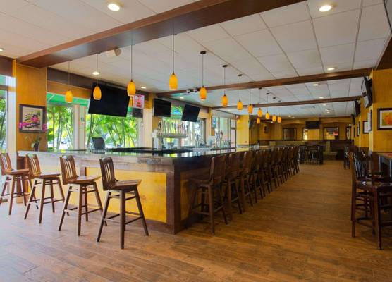 Ramada by Wyndham Tampa Airport Westshore 1